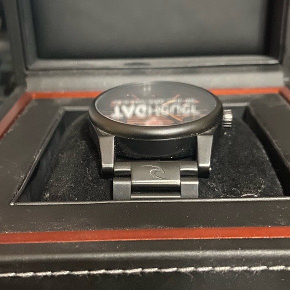 Rip Curl Watch - Picture 2 of 4